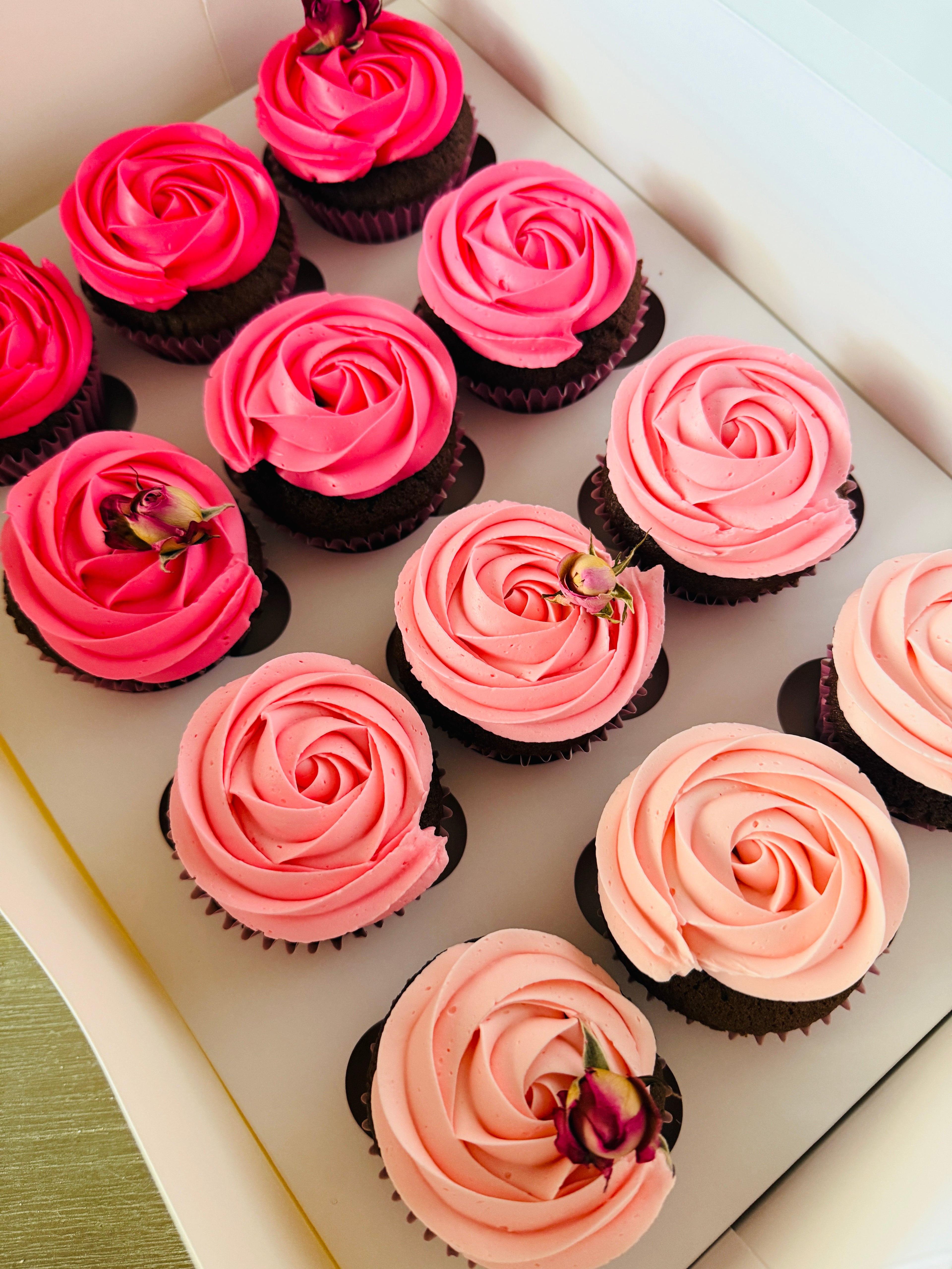 Custom Standard Cupcakes - 12